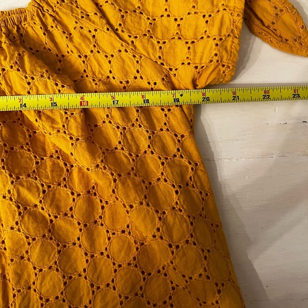 Universal Thread Yellow Eyelet Women's Top - Picture 6 of 7